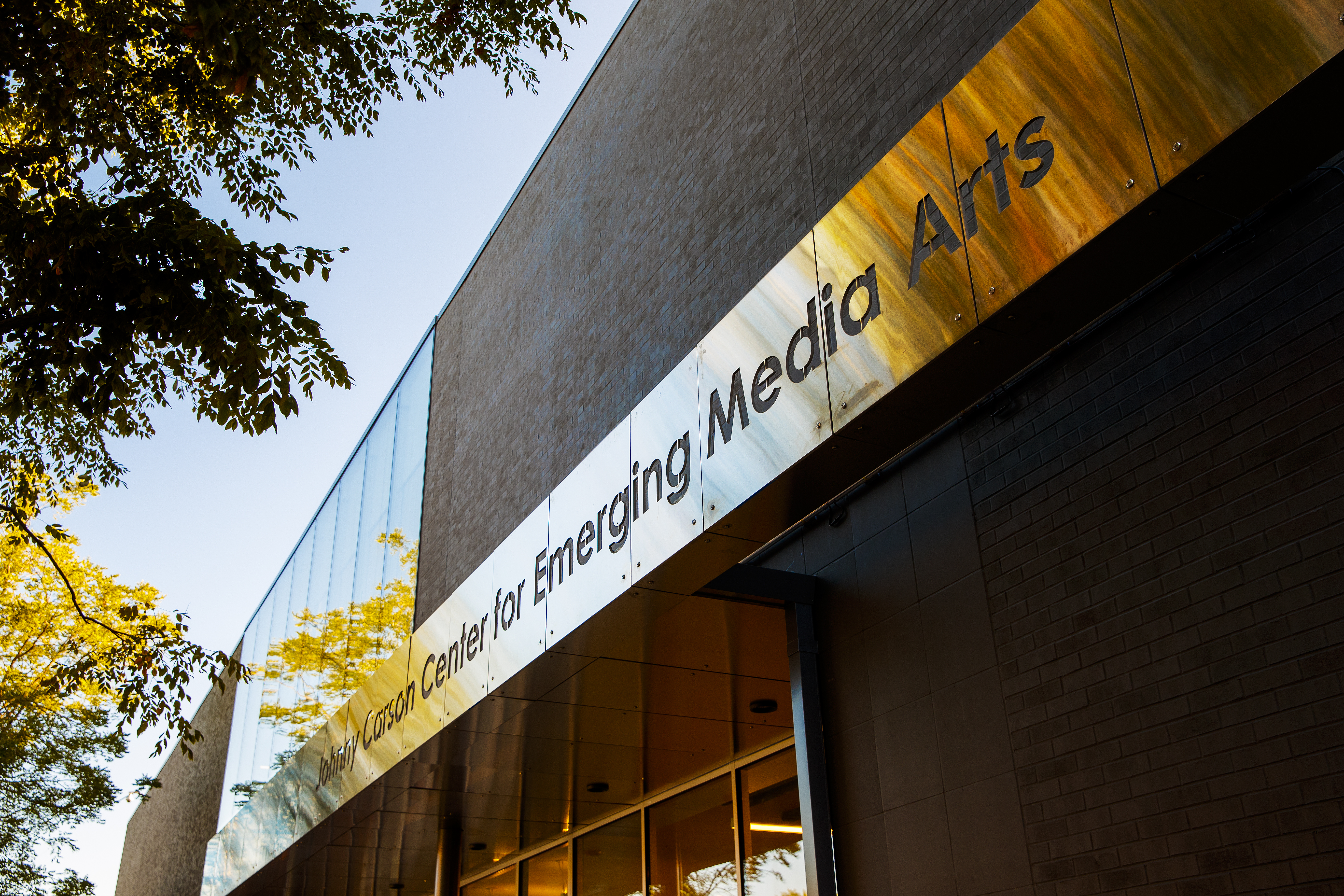 y Carson Center for Emerging Media Arts has received funding from the Nebraska Research Initiative to establish the Carson Center-Design and Innovation Core (DIC), a Core Research Facility.