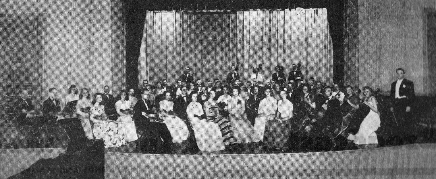 Group on the Union Stage 1900