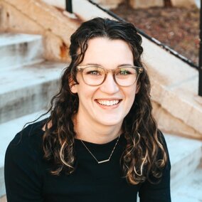 Ellie Johnson headshot
