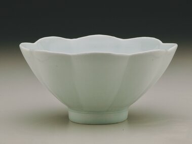 Fluted porcelain bowl