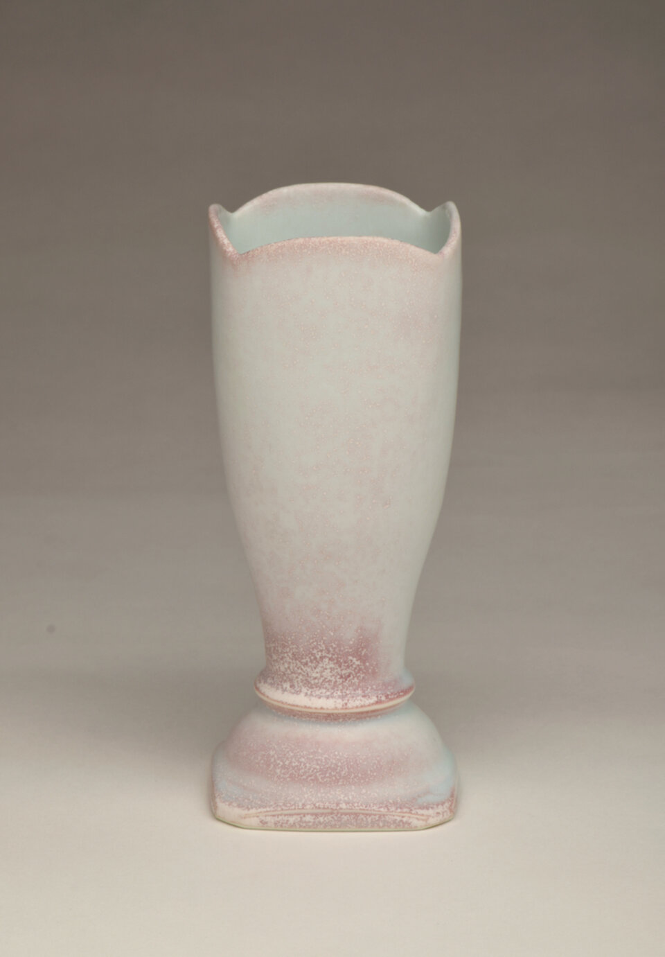 White/pink vase 