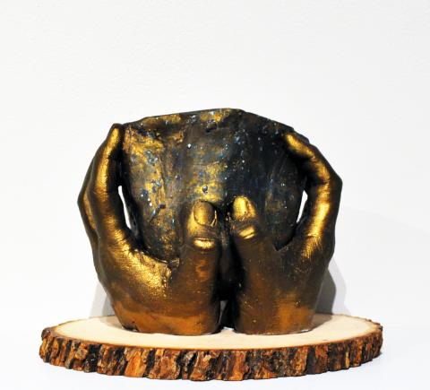 Breanna Brennfoerder, Sandy Creek, “Potter’s Hands,” mixed media sculpture, 7” x 10.5” x 10.5”, 2019.