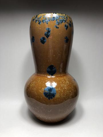 Connor Harter, an untitled vase from “Dark/Bright,” porcelain, 9” x 4.5” x 4.5”, 2019.