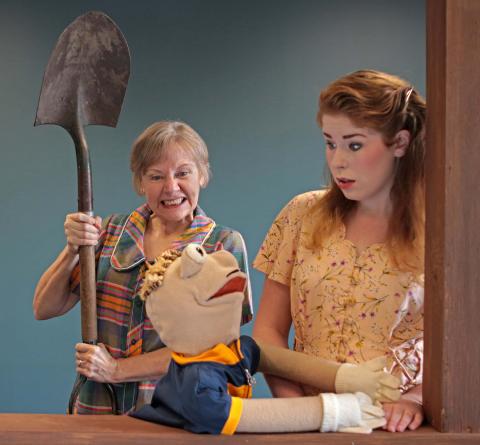 (Left) Community guest artist Cecilia Burkhart as Gertie and (right) Abbie Austin as Claire in "Fuddy Meers." Photo by Doug Smith.